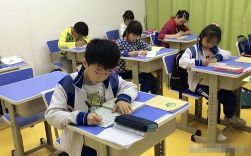 課后延遲服務(wù) 或?qū)⑷∠?恢復(fù)原來教學(xué)模式,老師家長表示支持
